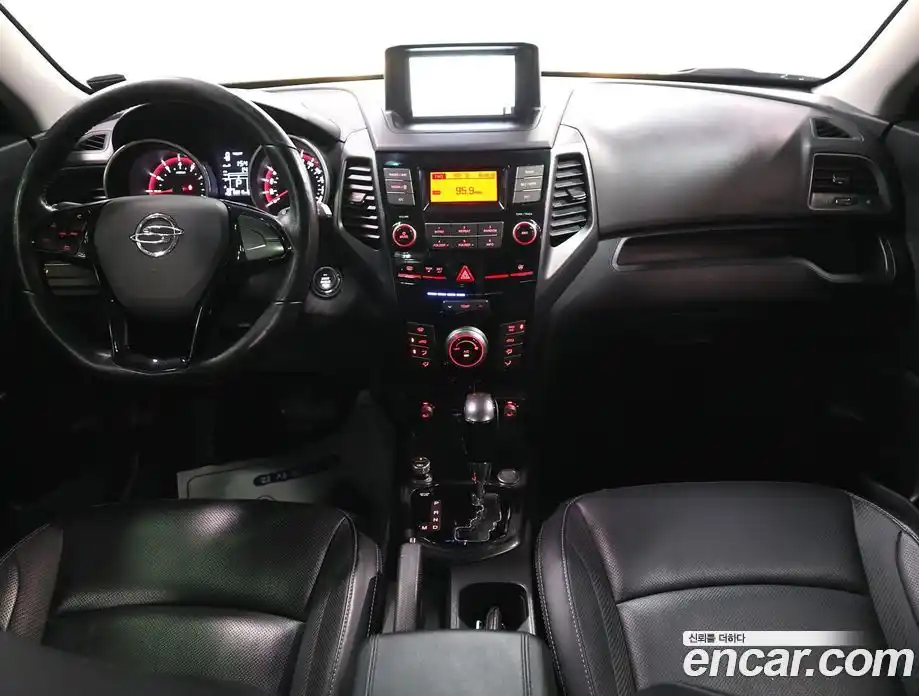 SsangYong TIBOLI 2017 1.6 автомат (гидро), фото 11