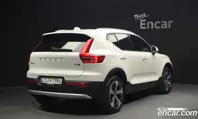 Volvo XC40 2023 2.0 автомат (гидро), миниатюра 2