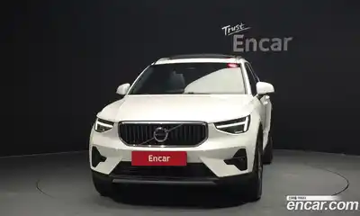 Volvo XC40 2023 2.0 автомат (гидро), миниатюра 3