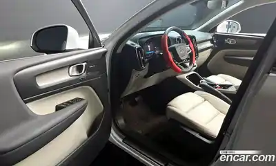 Volvo XC40 2023 2.0 автомат (гидро), миниатюра 10
