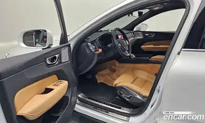 Volvo XC60 2023 2.0 автомат (гидро), миниатюра 12