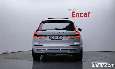 Volvo XC60 2023 2.0 автомат (гидро), миниатюра 3