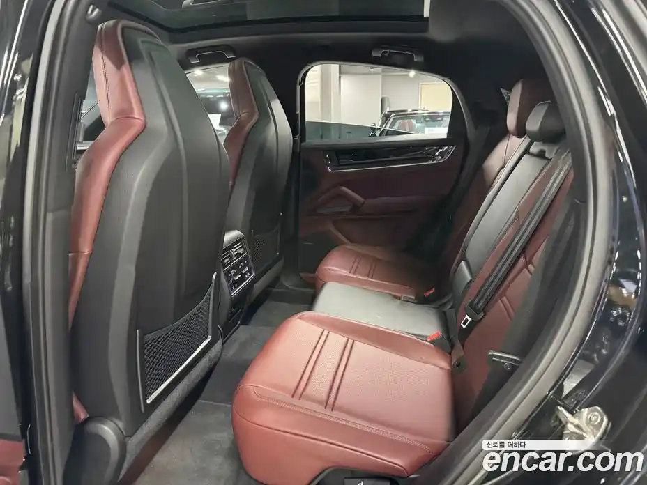 Porsche Cayenne 2024 3.0 автомат (гидро), фото 11