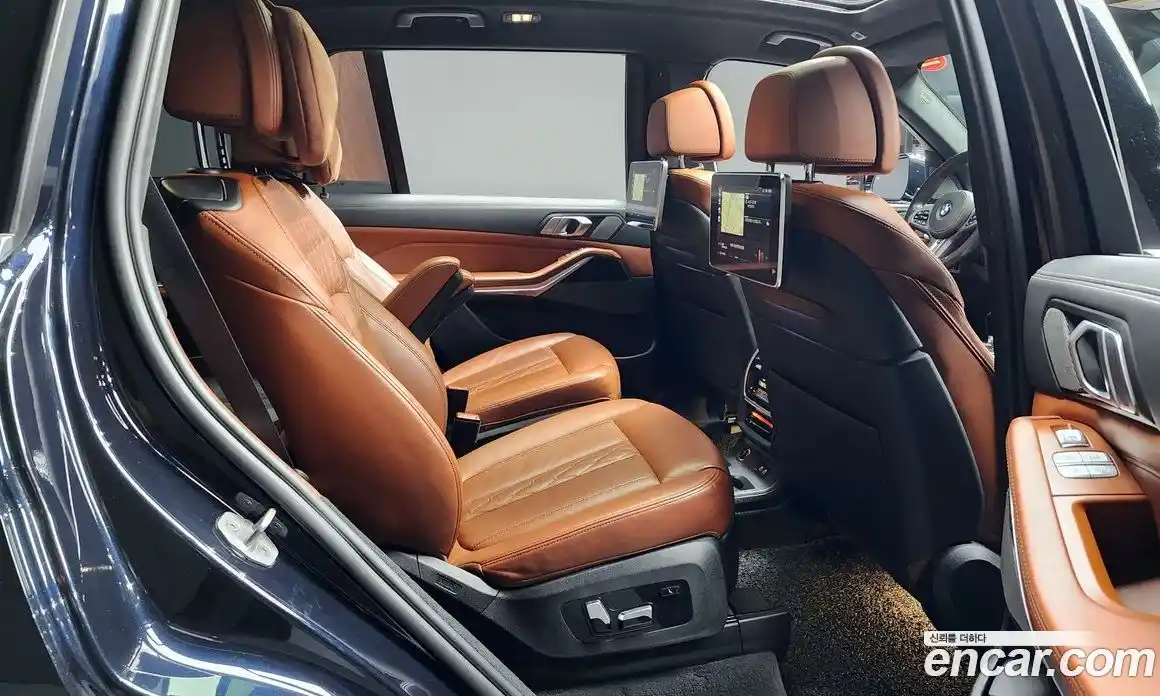 BMW X7 2021 3.0 автомат (гидро), фото 17