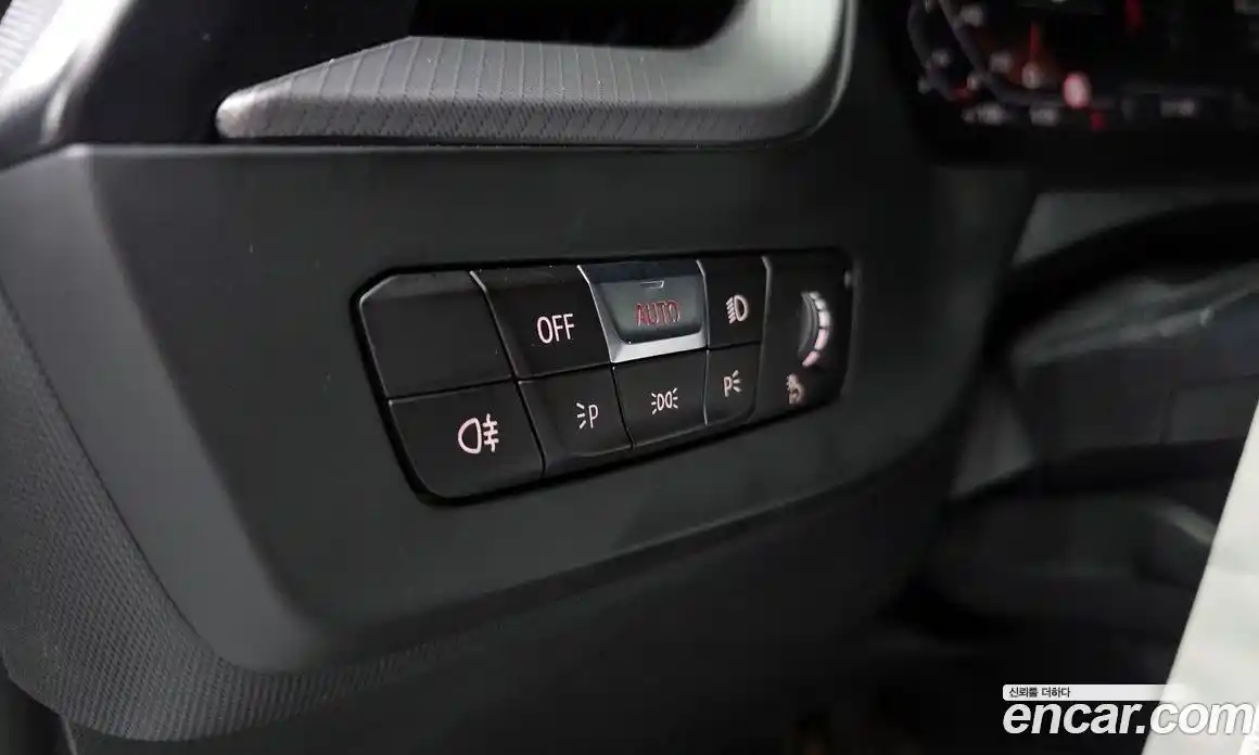BMW 1 серия 2021 2.0 автомат (гидро), фото 24