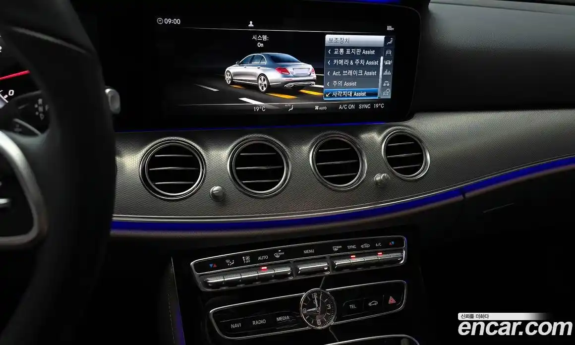 Mercedes-Benz E-Class 2019 2.0 автомат (гидро), фото 21
