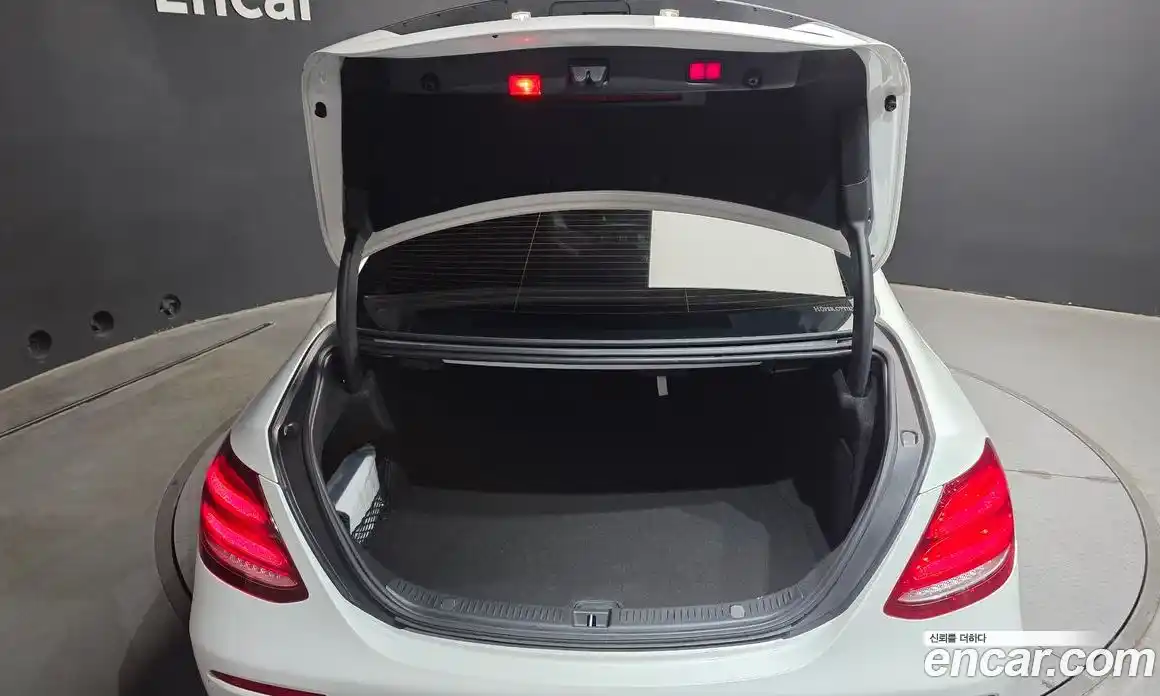 Mercedes-Benz E-Class 2019 2.0 автомат (гидро), фото 29