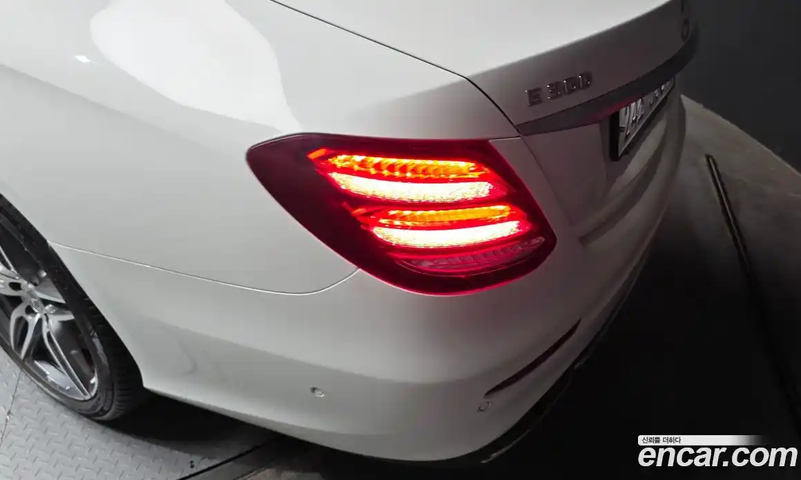 Mercedes-Benz E-Class 2019 2.0 автомат (гидро), фото 9
