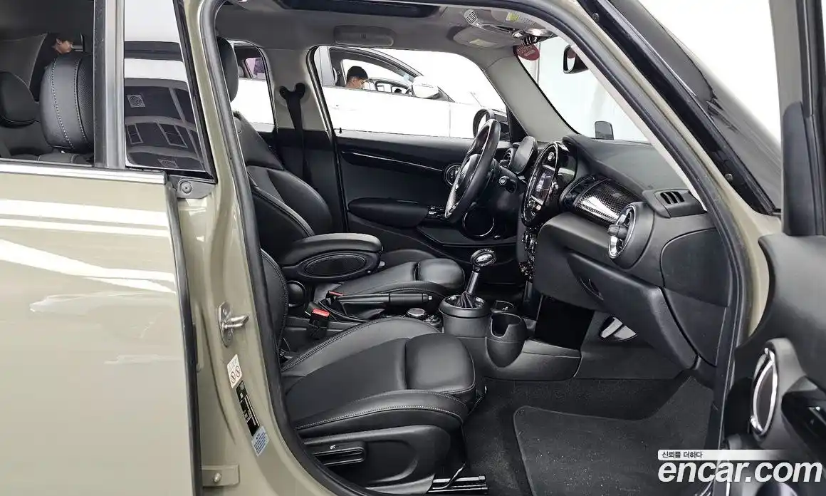 Mini Cooper 2019 2.0 автомат (гидро), фото 17
