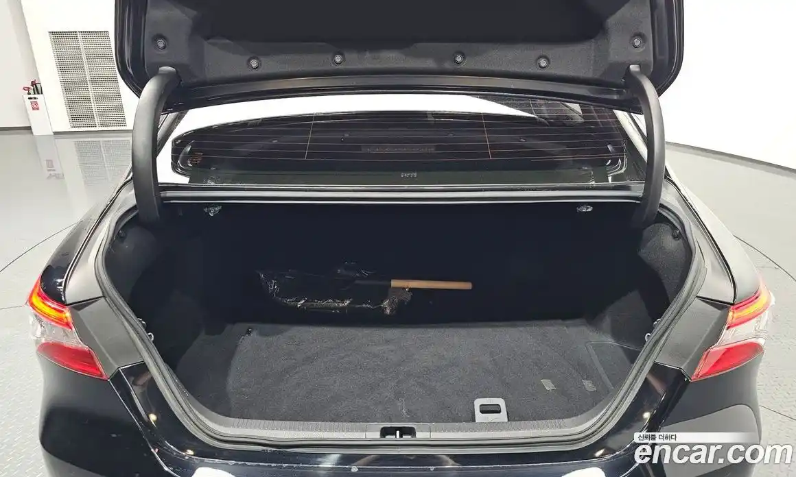 Toyota Camry 2019 2.5 гидро, фото 25