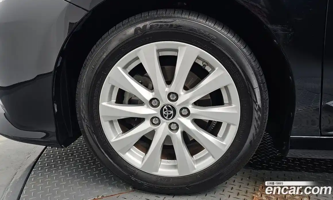 Toyota Camry 2019 2.5 гидро, фото 4