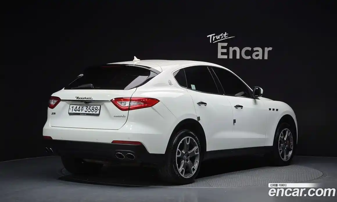 Maserati Levante 2018 3.0 гидро, фото 2
