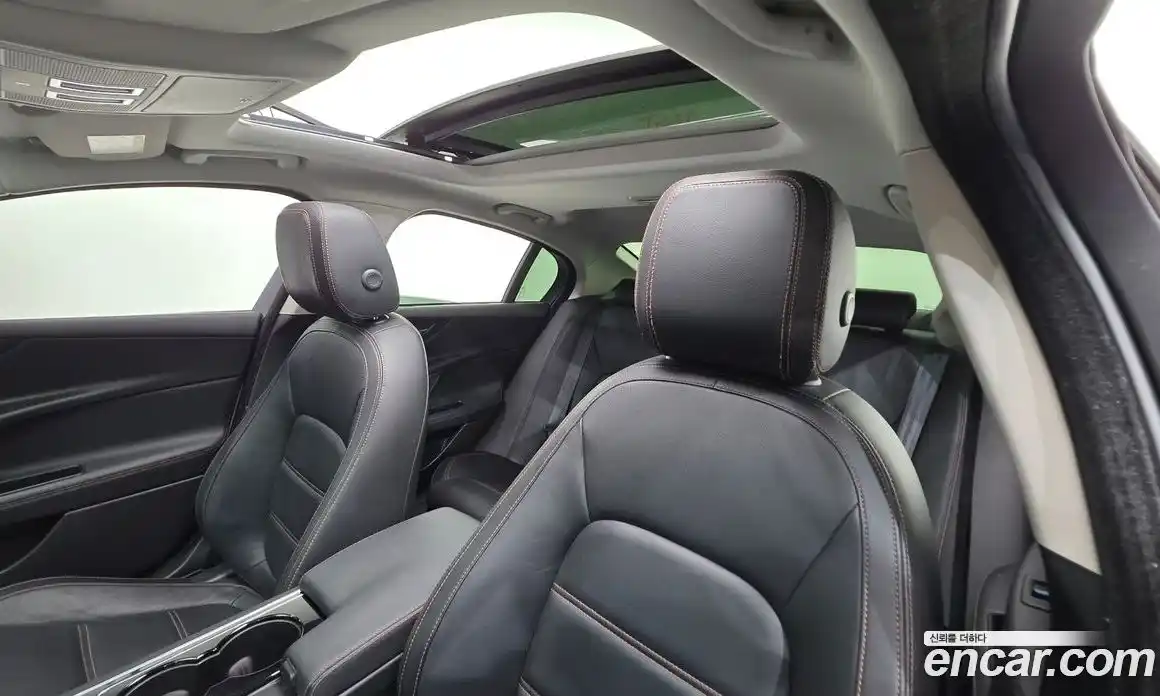 Jaguar XE 2016 2.0 гидро, фото 11