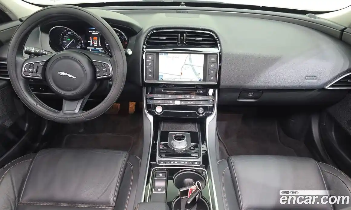 Jaguar XE 2016 2.0 гидро, фото 7
