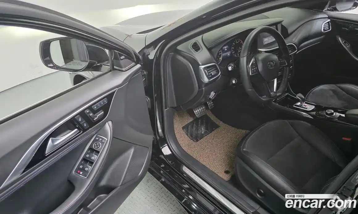 Infiniti Q30 2017 2.0 гидро, фото 18