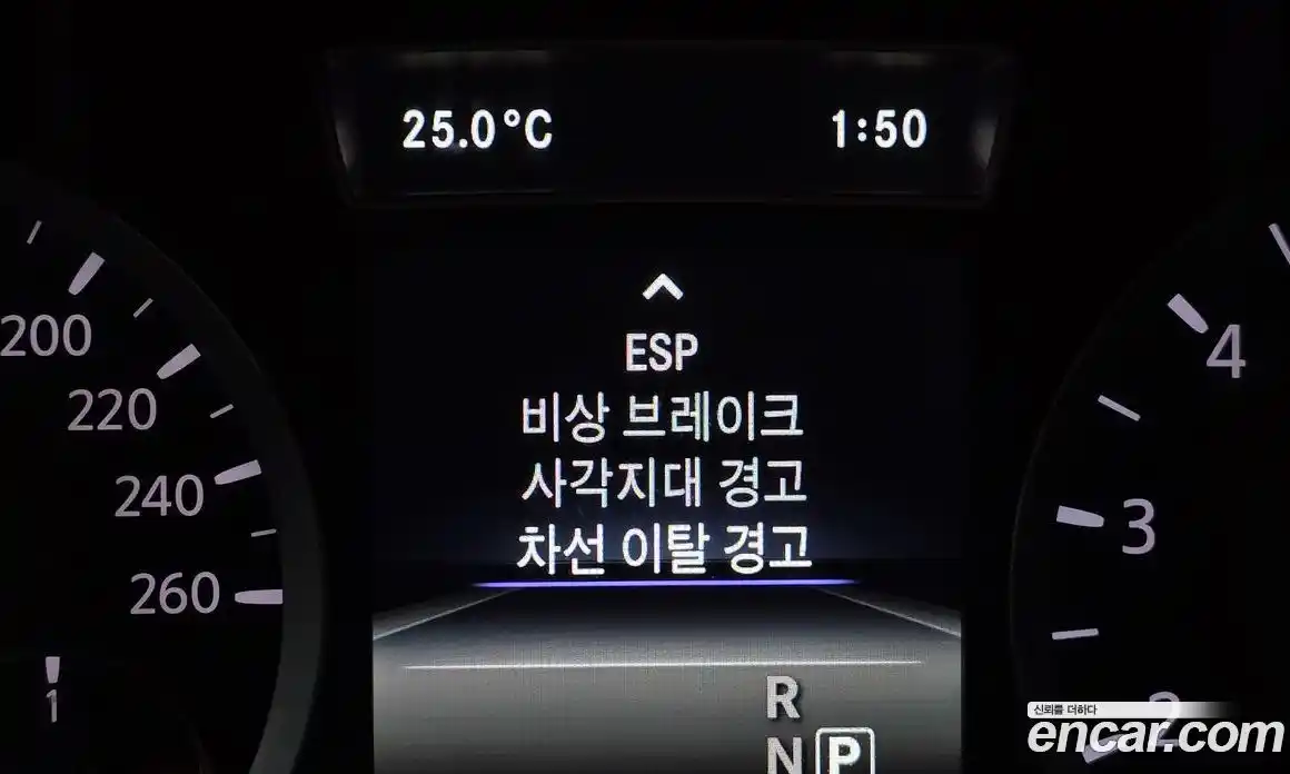 Infiniti Q30 2017 2.0 гидро, фото 27
