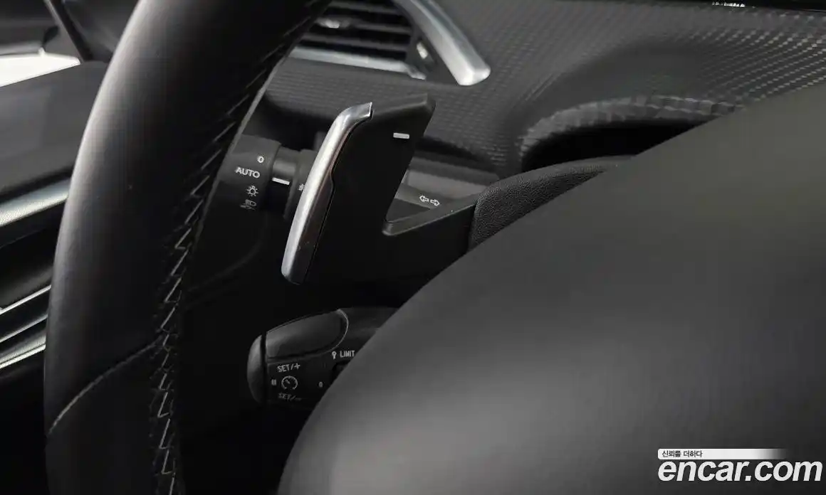 Peugeot 2008 2017 1.6 автомат (гидро), фото 14