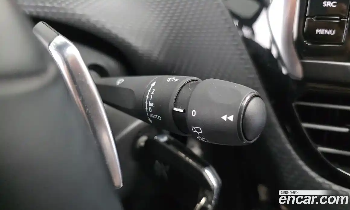 Peugeot 2008 2017 1.6 автомат (гидро), фото 15