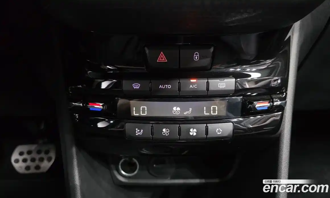 Peugeot 2008 2017 1.6 автомат (гидро), фото 18