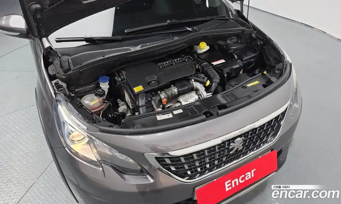 Peugeot 2008 2017 1.6 автомат (гидро), фото 6