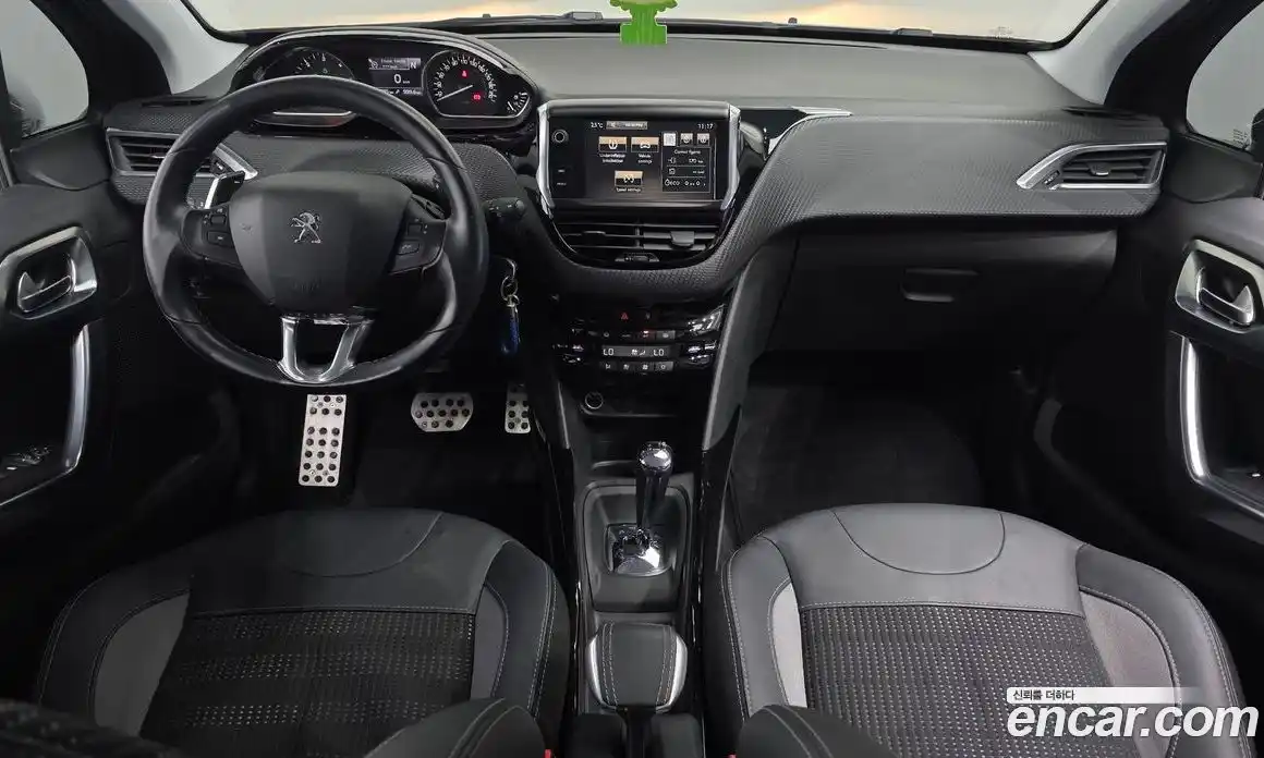 Peugeot 2008 2017 1.6 автомат (гидро), фото 7
