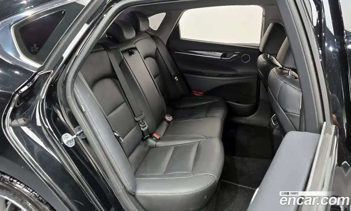Hyundai Grandeur 2018 2.4 автомат (гидро), фото 11