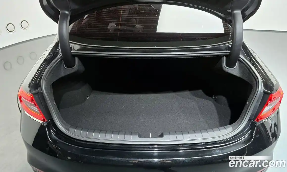 Hyundai Grandeur 2018 2.4 автомат (гидро), фото 18