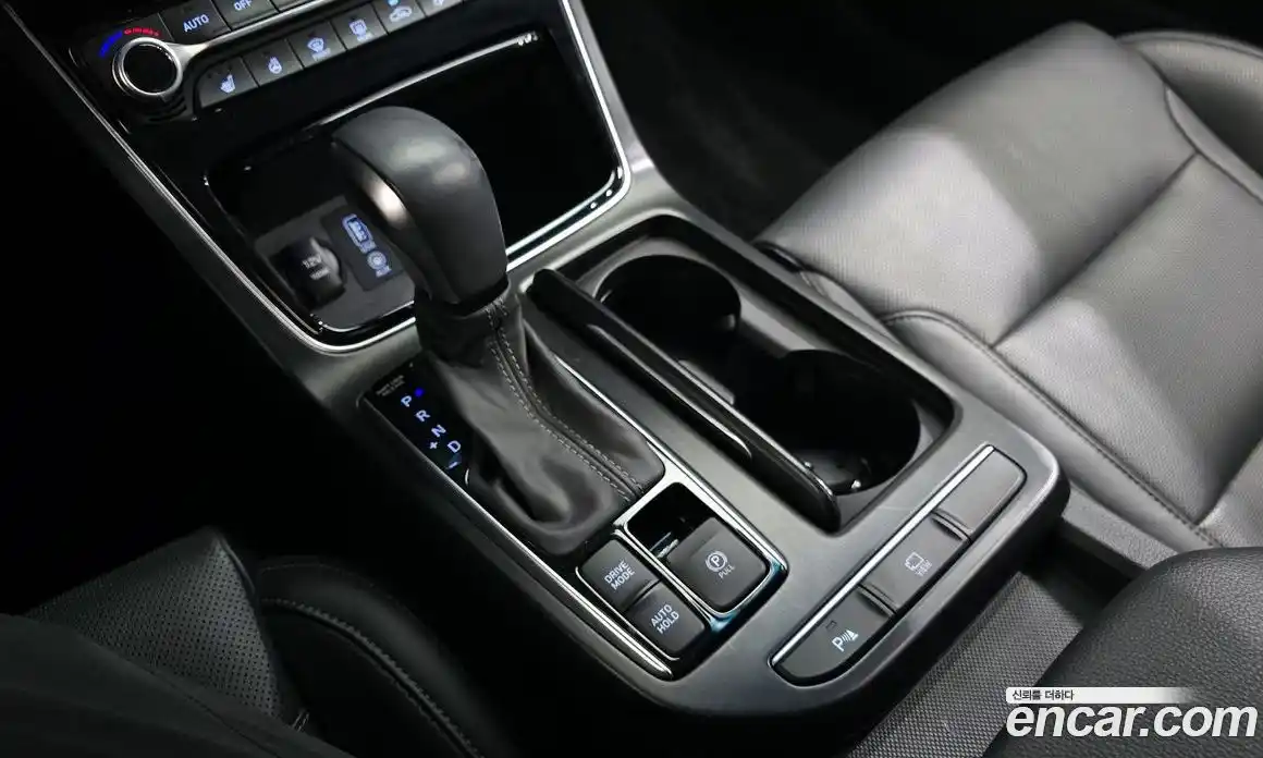 Hyundai Grandeur 2018 2.4 автомат (гидро), фото 9