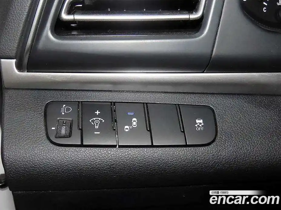 Hyundai Avante 2019 1.6 автомат (гидро), фото 14