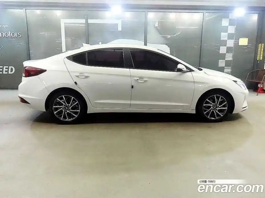 Hyundai Avante 2019 1.6 автомат (гидро), фото 3
