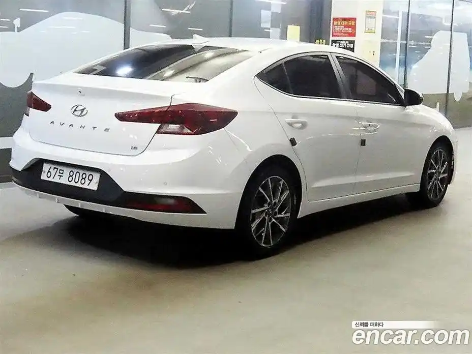 Hyundai Avante 2019 1.6 автомат (гидро), фото 4