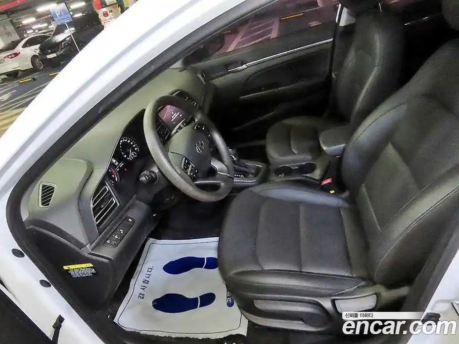 Hyundai Avante 2019 1.6 автомат (гидро), фото 6