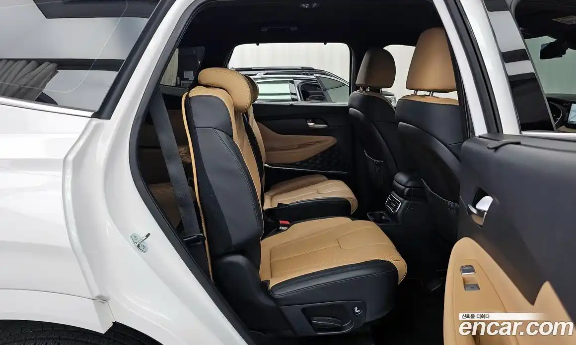 Hyundai Santa Fe 2023 1.6 автомат (гидро), фото 12
