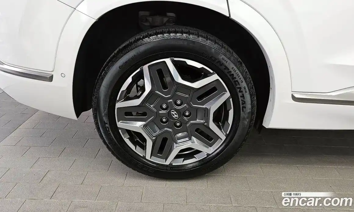 Hyundai Santa Fe 2023 1.6 автомат (гидро), фото 5