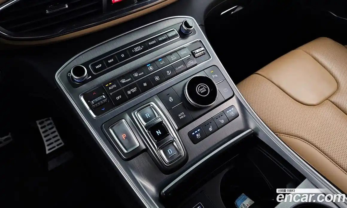 Hyundai Santa Fe 2023 1.6 автомат (гидро), фото 9