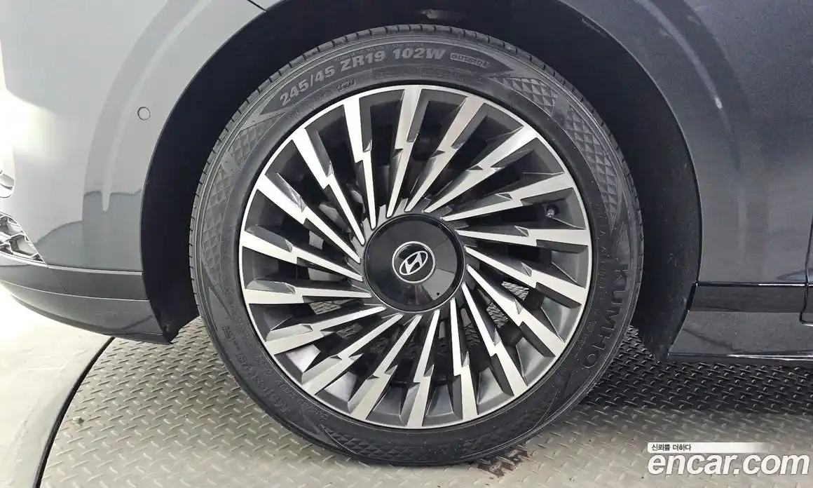 Hyundai Grandeur 2023 1.6 автомат (гидро), фото 5