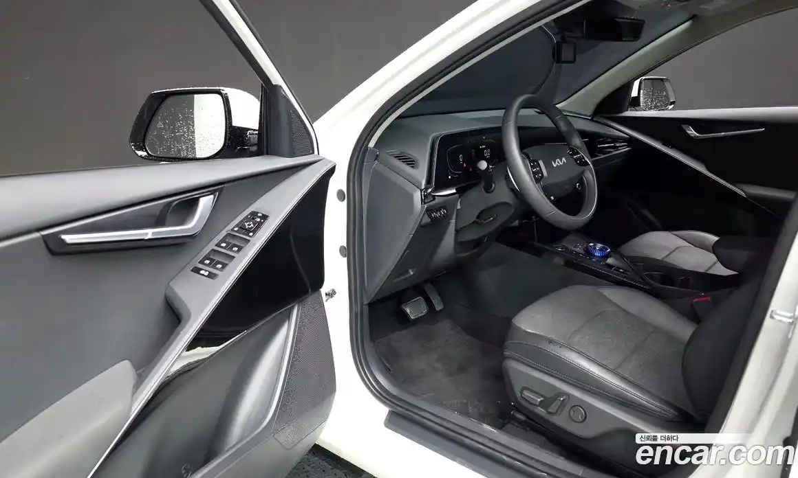 Kia Niro 2024 1.6 автомат (гидро), фото 13