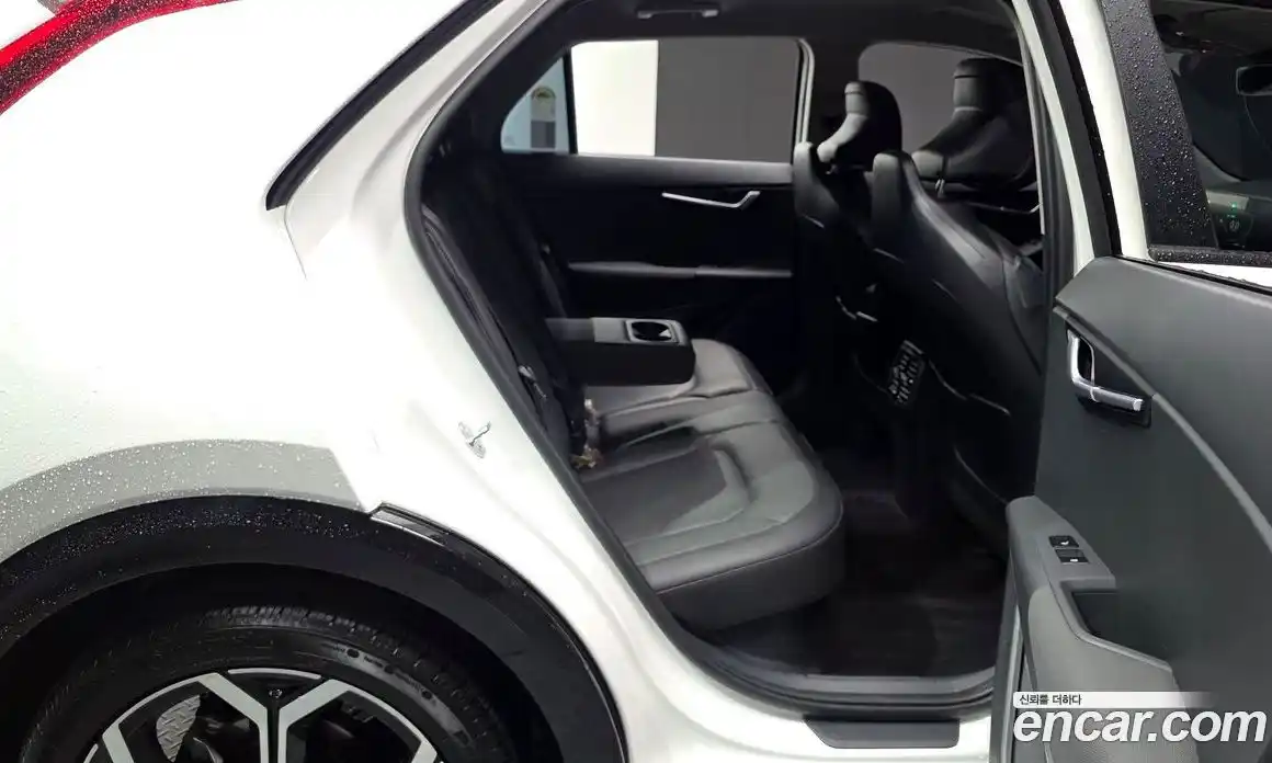 Kia Niro 2024 1.6 автомат (гидро), фото 17