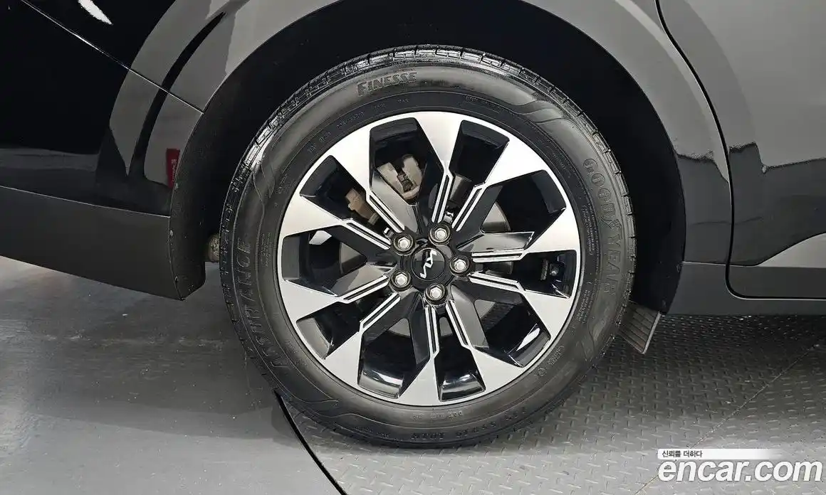 Kia Carnival 2023 2.2 автомат (гидро), фото 5
