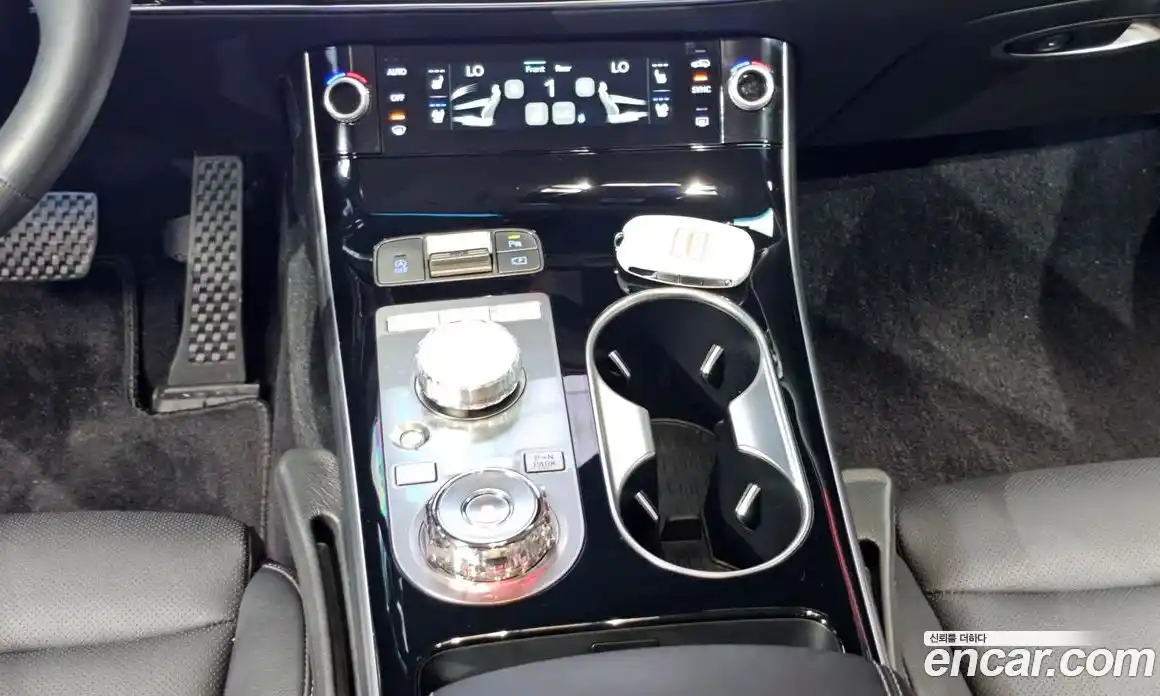 Genesis GV70 2024 2.5 автомат (гидро), фото 12