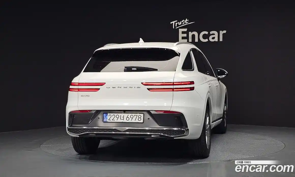 Genesis GV70 2024 2.5 автомат (гидро), фото 4