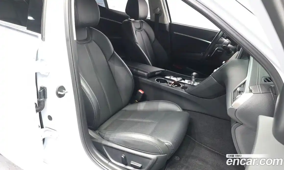 Genesis G70 2019 2.0 автомат (гидро), фото 16