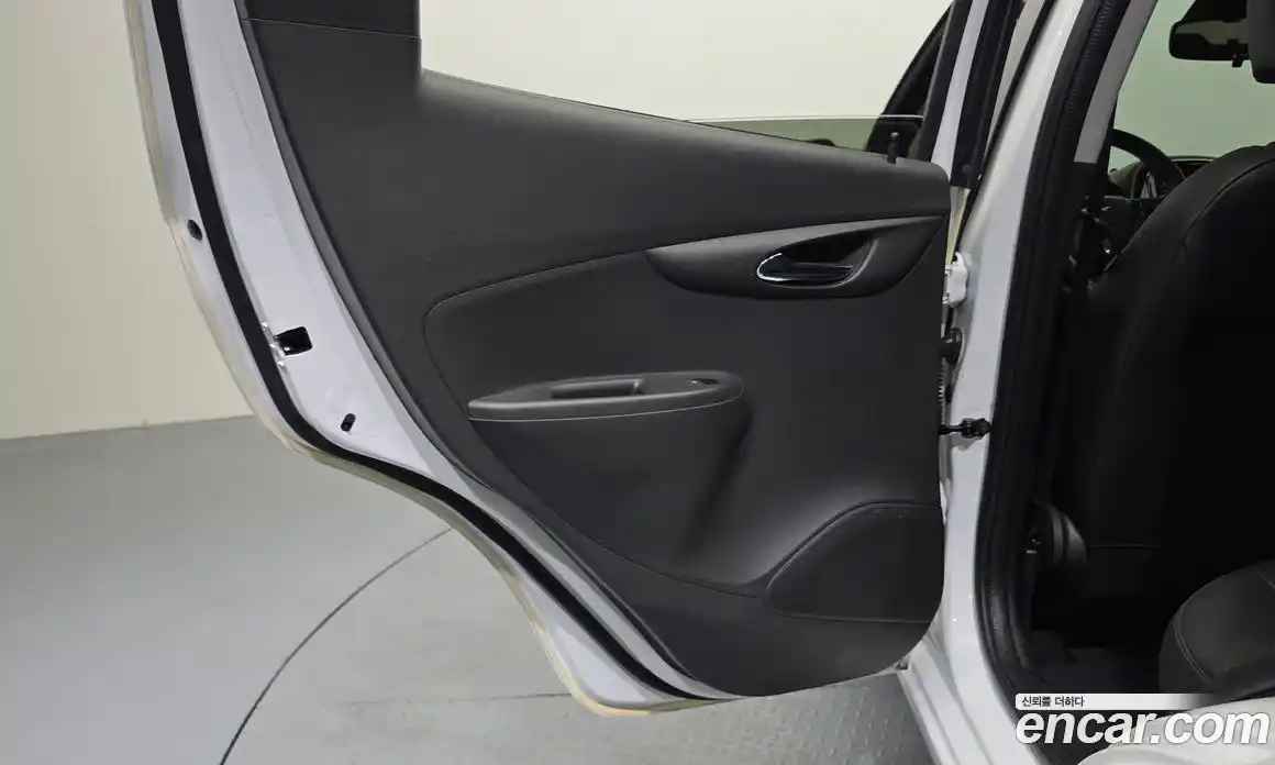 Chevrolet Spark 2021 1.0 автомат (гидро), фото 15