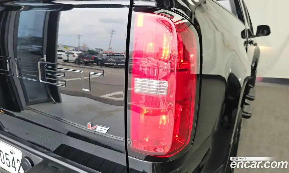 Chevrolet Colorado 2022 3.6 автомат (гидро), фото 9