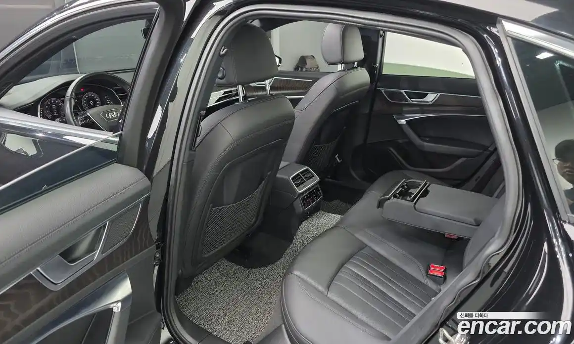Audi A6 2019 2.0 автомат (гидро), фото 11