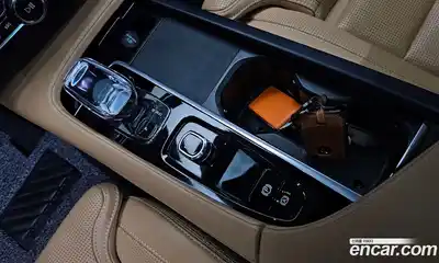 Volvo XC90 2024 2.0 автомат (гидро), миниатюра 11