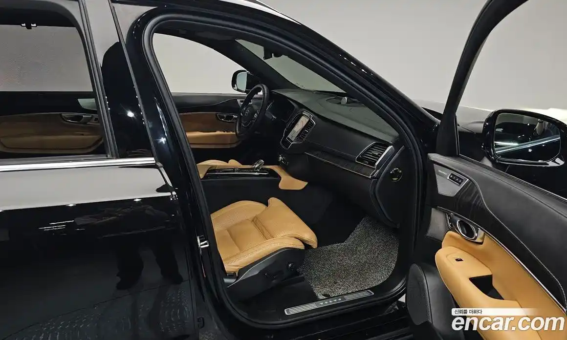 Volvo XC90 2024 2.0 автомат (гидро), фото 15
