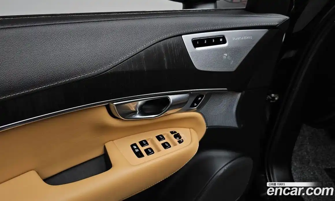 Volvo XC90 2024 2.0 автомат (гидро), фото 23