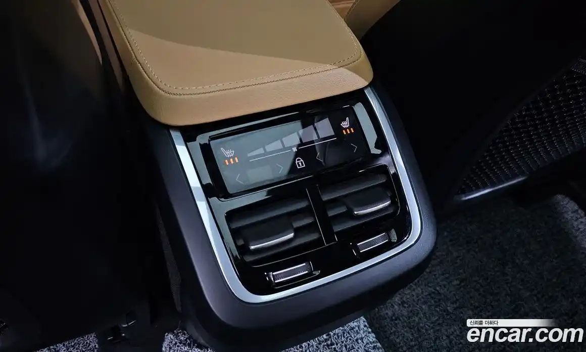 Volvo XC90 2024 2.0 автомат (гидро), фото 24