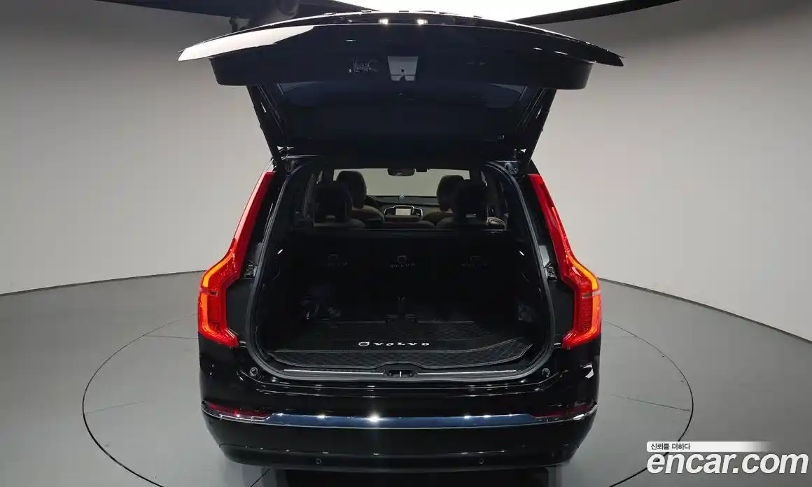 Volvo XC90 2024 2.0 автомат (гидро), фото 25